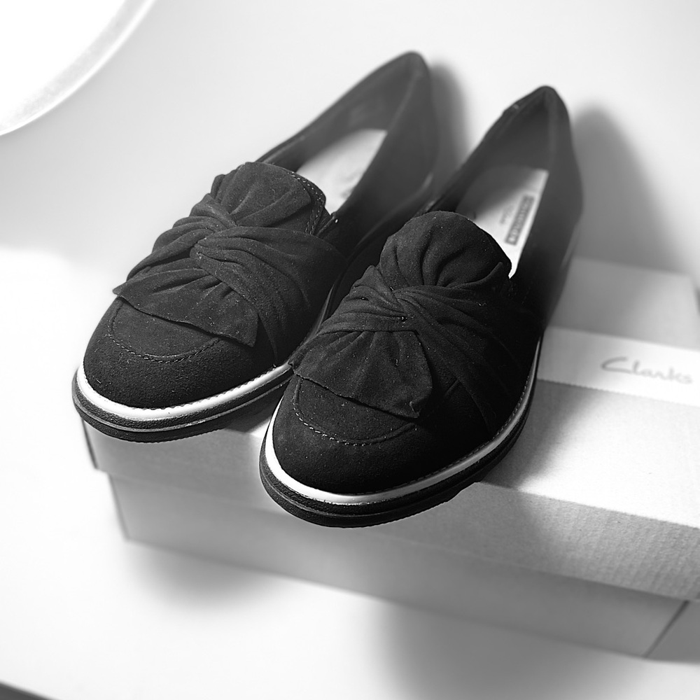 Clarks Suede Sharon Dasher black loafers sz 6 NWB